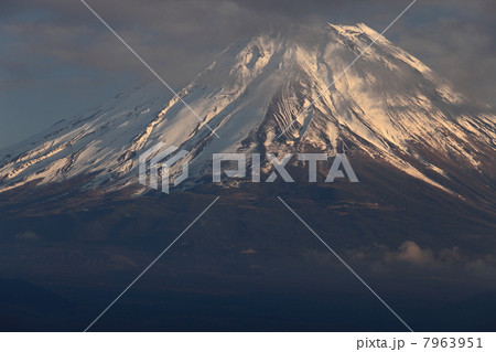 晩秋の富士山 7963951