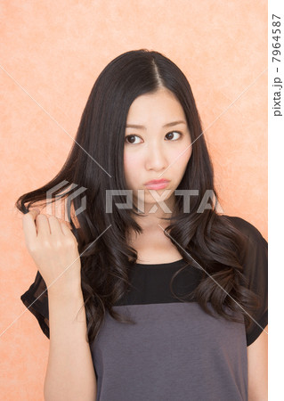 若い女性 7964587