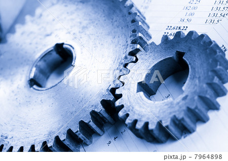 Operating budget and two mechanical ratchets 7964898