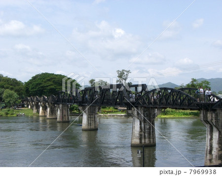 クウェー川鉄橋 7969938