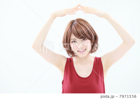 ○を出す女性 7971556