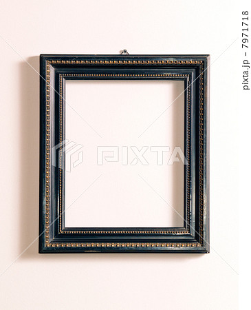 Frame 7971718