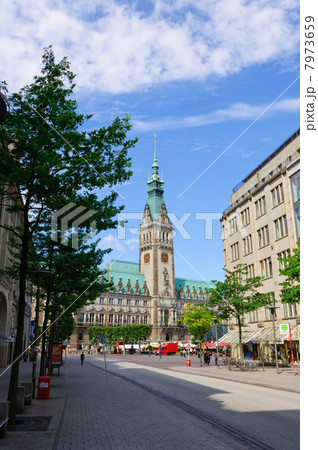ドイツ　ハンブルク市庁舎 7973659