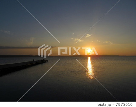 クッチャロ湖の夕陽 7975610
