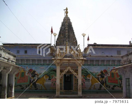 ブルーシティの寺院 7975631