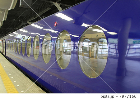 難波駅,に停車中の「ラピート」 難波駅,に停車中の「ラピート」 7977166