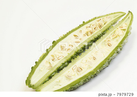 ゴーヤの中身の写真素材