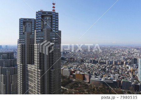富士山と東京都庁を同時に望む。 富士山と東京都庁を同時に望む。 7980535