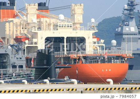 海上自衛隊が誇る最新鋭艦の入港風景 7984057