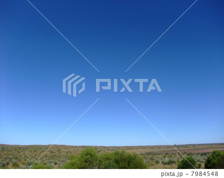 ウルル・カタジュタ国立公園の風景 7984548