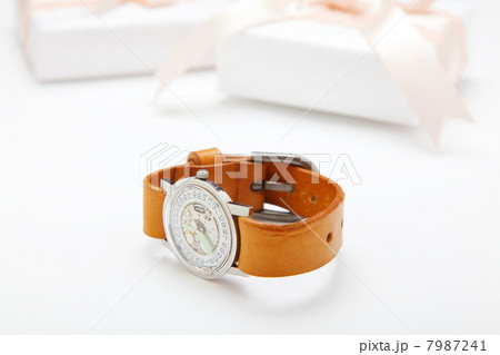 レースとリボンのプレゼント 7987241