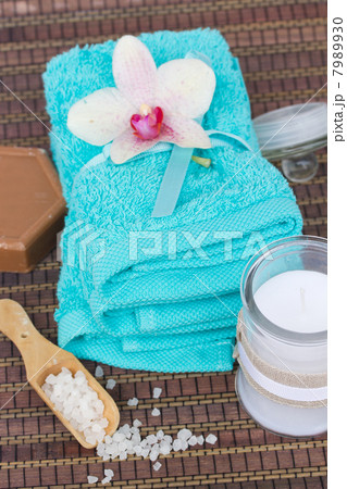 spa settings with blue towels spa settings with blue towels 7989930