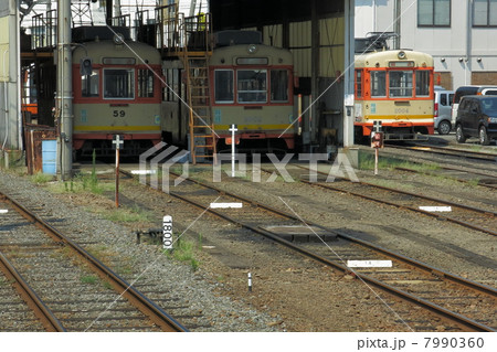 市内電車車庫風景 7990360