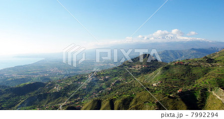 カステルモーラからのエトナ山 7992294