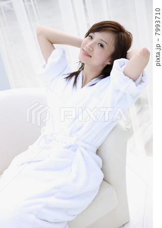 Portrait of a young woman Portrait of a young woman 7993710