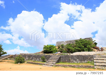 8月沖縄 勝連城・二の郭と一の郭 8月沖縄 勝連城・二の郭と一の郭 7997295