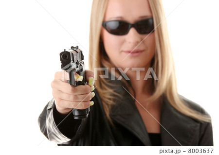 Portrait of the blonde with gun Portrait of the blonde with gun 8003637