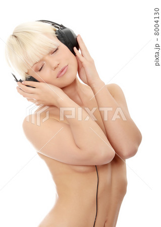 Attractive topless woman with headphones 8004130