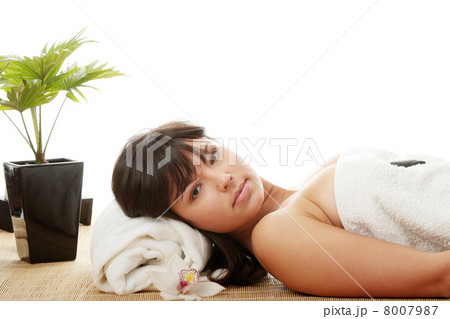 Spa treatment concept 8007987