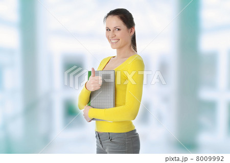 Student woman 8009992