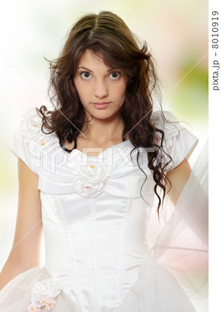 Young bride 8010919