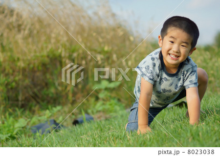 元気な男の子_ 四つんばい 元気な男の子_ 四つんばい 8023038