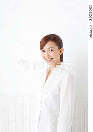 20代女性 20代女性 8023939