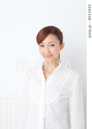20代女性 8023940