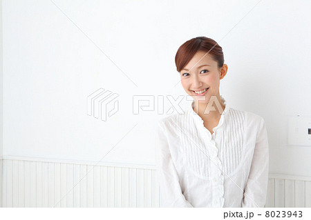 20代女性 20代女性 8023943