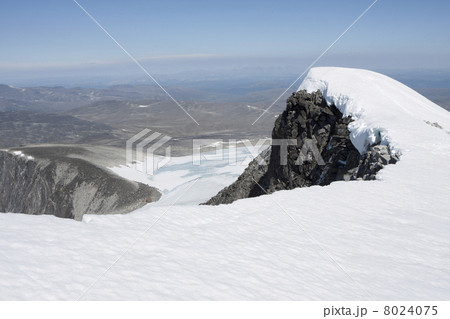 View from the summit of Glittertind mountain (Jotunheimen, Norwa View from the summit of Glittertind mountain (Jotunheimen, Norwa 8024075