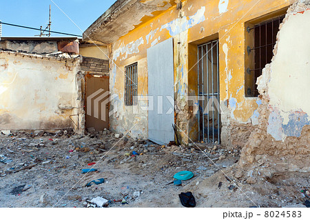 Destroyed house 8024583