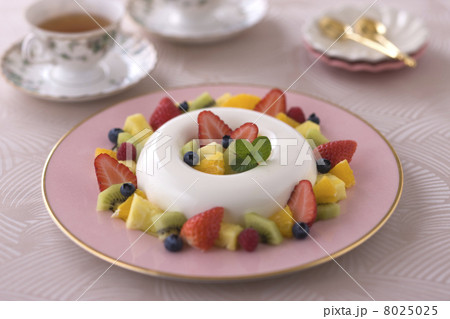 パンナコッタのフルーツ添え パンナコッタのフルーツ添え 8025025