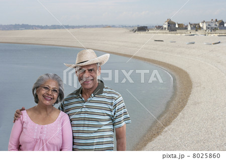 Portrait of an old couple 8025860