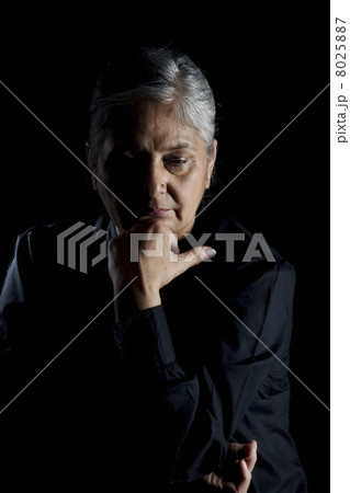 Portrait of an old woman Portrait of an old woman 8025887