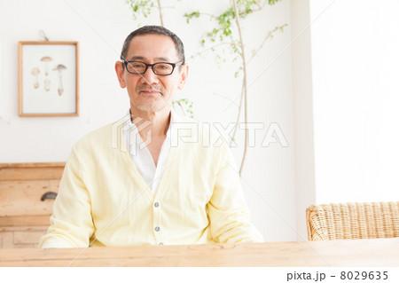 an aged person 8029635