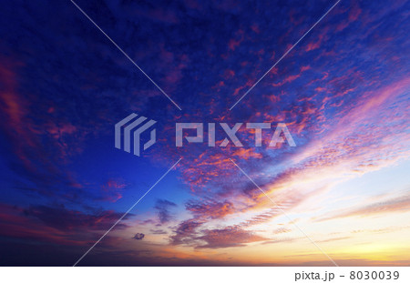 Spectacular sunset sky Spectacular sunset sky 8030039