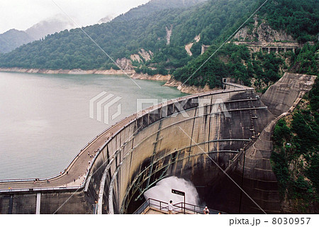 黒部湖・黒部ダム 8030957