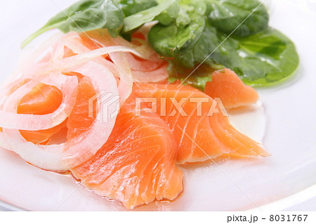 サーモンカルパッチョ 8031767
