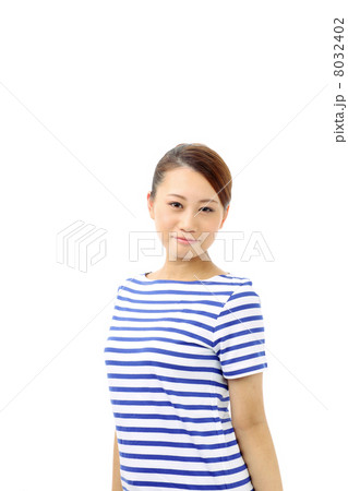 本を持つ女の子 本を持つ女の子 8032402