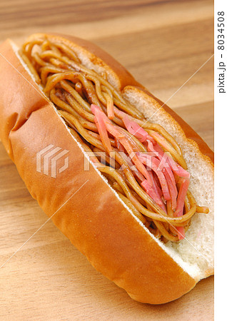 おいしいやきそばパン 8034508