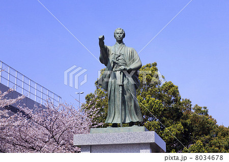 東京都・勝海舟の銅像 8034678