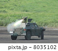 対戦車ミサイル発射の瞬間の連続写真 8035102
