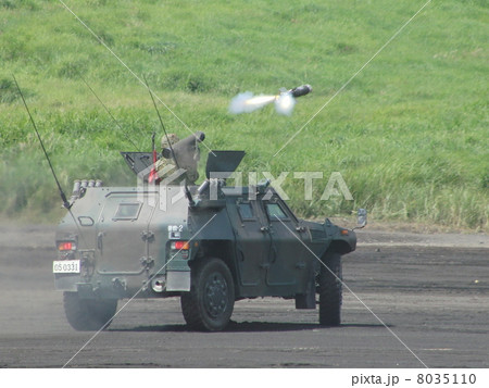 対戦車ミサイル発射の瞬間の連続写真 8035110