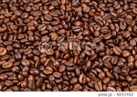 medium roasted fresh coffee beans medium roasted fresh coffee beans 8035402