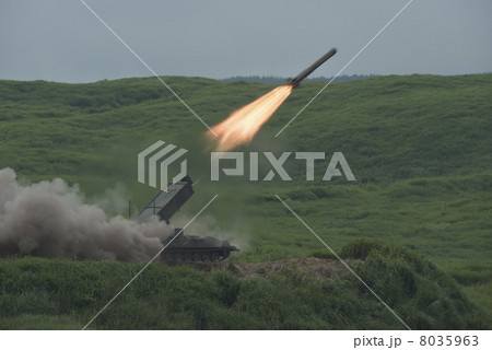 陸上自衛隊 92式地雷原処理車 発射 8035963