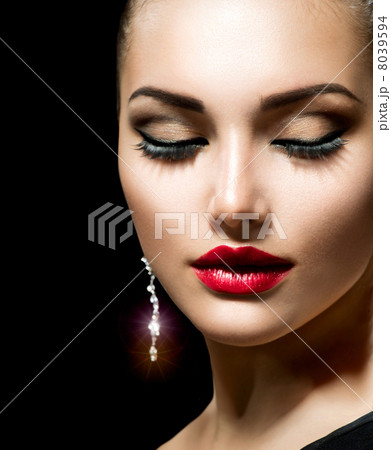 Beauty Woman with Perfect Make up Beauty Woman with Perfect Make up 8039594