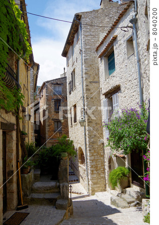 トゥレット・シュル・ルー　Tourrettes-sur-Loup 8040200