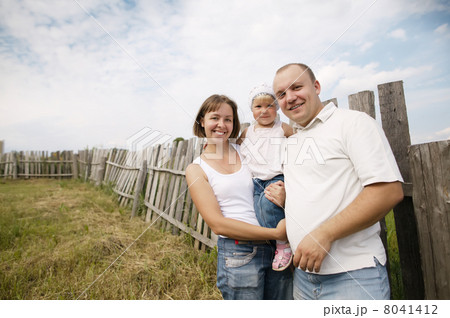mother and father with child 8041412