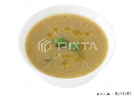 vegetable soup in the white bowl 8041604