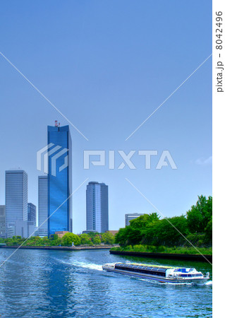 大阪ビジネスパークと水上バスアクアライナー 8042496